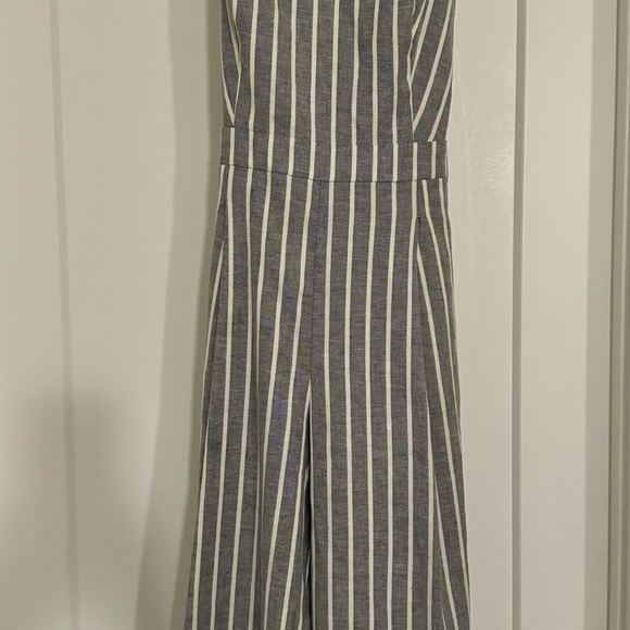 NWT ~ Banana Republic Factory Wide-Leg Linen Blue and Cream Jumpsuit ~ SZ:6P - Picture 3 of 12